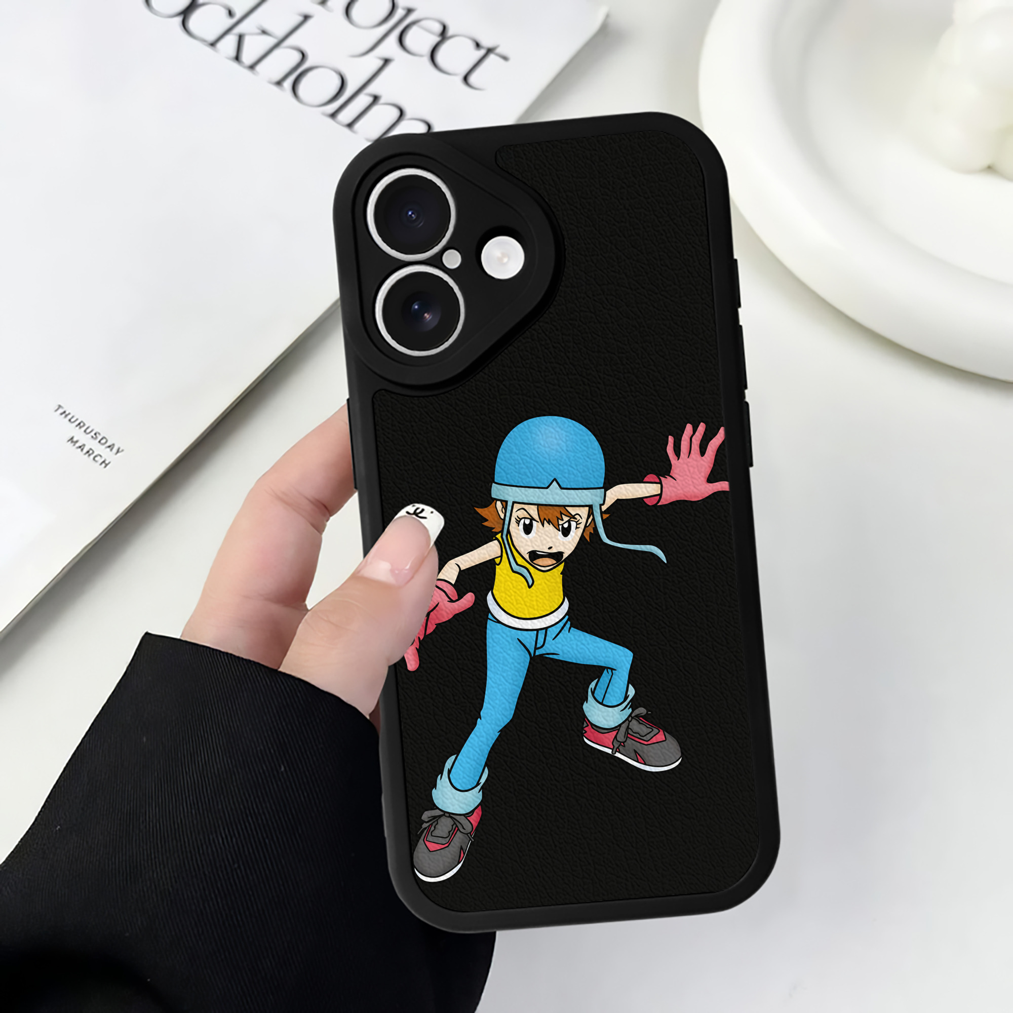 （画像用） Digimon デジタルモンスター/デジモン 【iPhone 16シリーズ対応】シリコンスマホケース（レザー調） 材質：シリコン